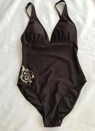 Слитный купальник