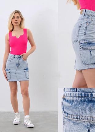 Юбка джинсовая короткая с карманами карго1 фото