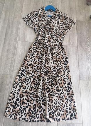 Легенька сукня з актуальним принтом