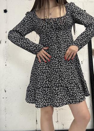 Трендова сукня house