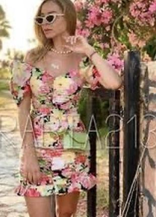 Zara платье с цветочным принтом