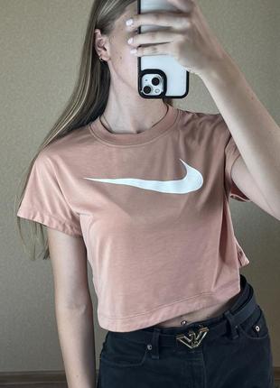 Укороченная футболка nike