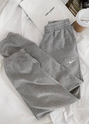 Трендові спортивні штани desde nike3 фото
