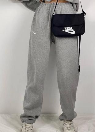 Трендові спортивні штани desde nike5 фото