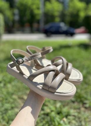 Кожаные женские босоножки/ бежевые кожаные босоножки / бежевые женские босоножки из натуральной кожи