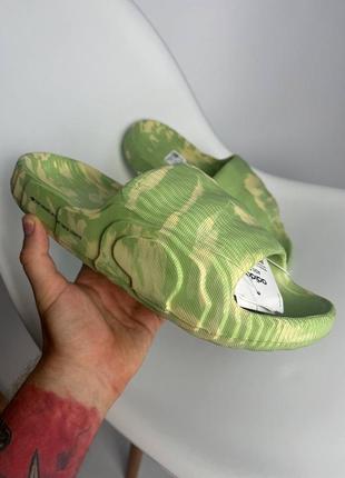Крутезні шльопки adidas adilette