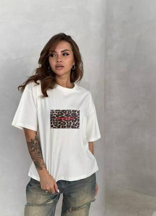 Трендовая оверсайз футболка с леопардовым лезвием