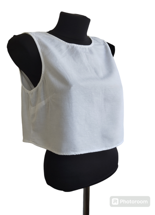 Топ из натуральной ткани с интересной спинкой