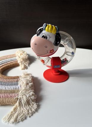 Игрушка на присоске chicco коровка