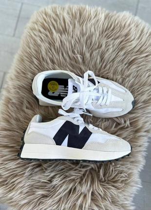 Женские кроссовки new balance