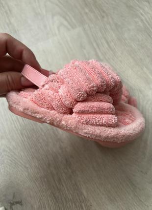 Сандалики на девочку