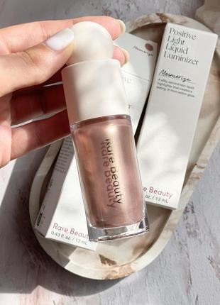 Шовковистий рідкий хайлайтер Dolce & Gabbana liquid luminizer highlight mesmerize