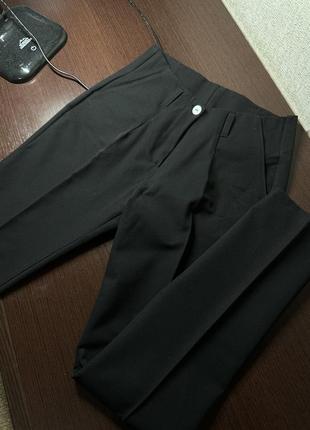 Шкільні штани на дівчинку