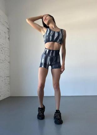 Спортивний костюм «північне сяйво» (топ та шорти) білий з чорним, розмір m