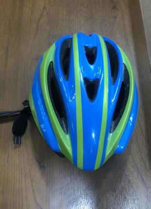 Защитный велошлем.