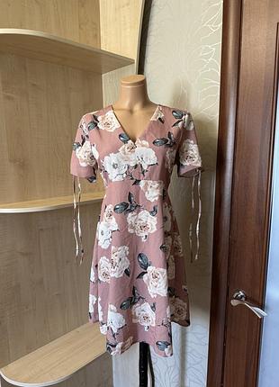 Жіноча літня сукня в квітковий принт