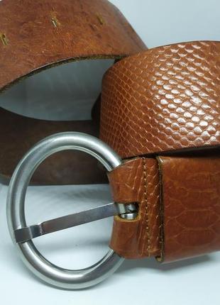 Широкий кожаный ремень