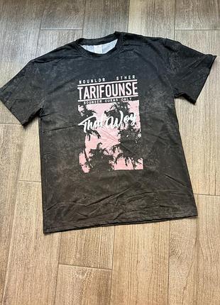 Футболка стильная