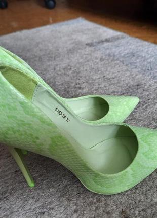 Туфлі човники