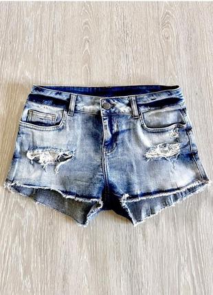 Apri evi шорти