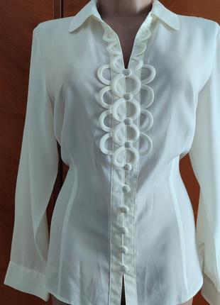 Вінтажна блуза на зав'язці.