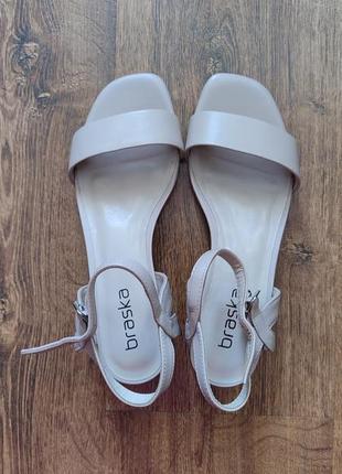 Босоножки кожаные braska 38р