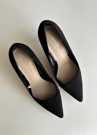 Чорні туфлі carvela kurt geiger