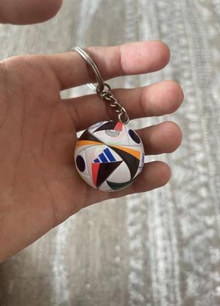 Классный брелок euro 2024
