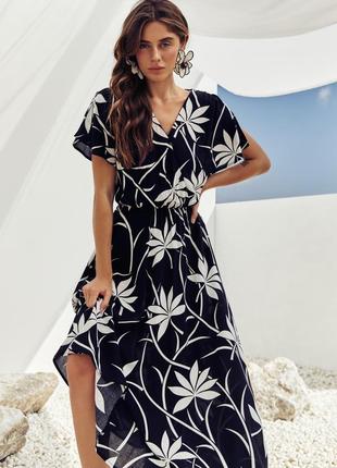 Стильное платье-клеш с растительным принтом