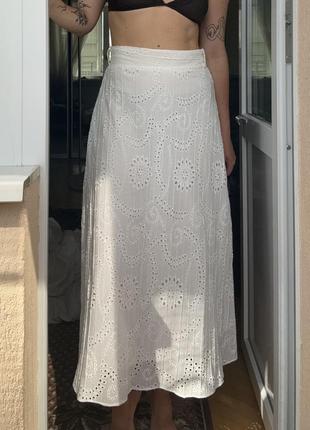 Zara трендова біла спідниця мереживна міді вишита