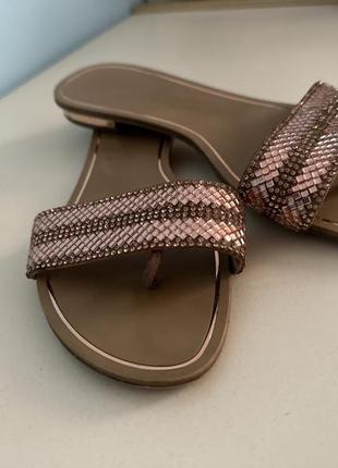 Шлепки, тапочки,босоножки aldo