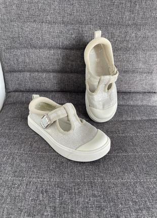 Оригинальные сандалии clarks