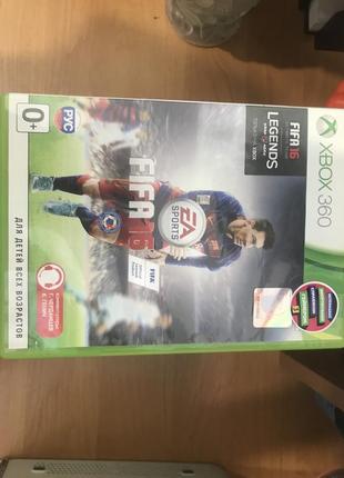 Xbox 360 с играми и двумя джойстиками