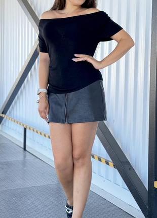 Легкая футболка вязаная женская