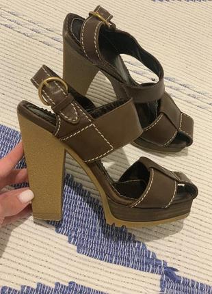 Взуття louis vuitton