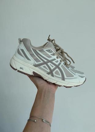 Кроссовки asics