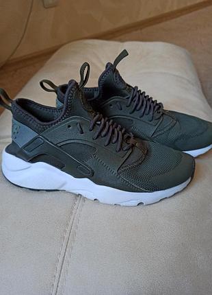 Nike air huarache run ultra.