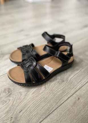 Сандалии кожаные оригинал clarks гг.38