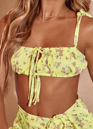Prettylittlething яркий топ top crop кроп бралет bralet стильный цветочный бралет топ кроп бренд prettylittlething, р.8