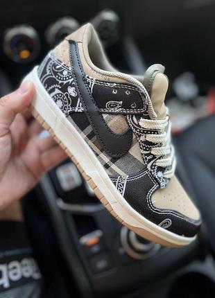 Жіночі кросівки nike sb dunk low travis scott