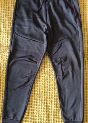 Продам новые мужские спортивные брюки.