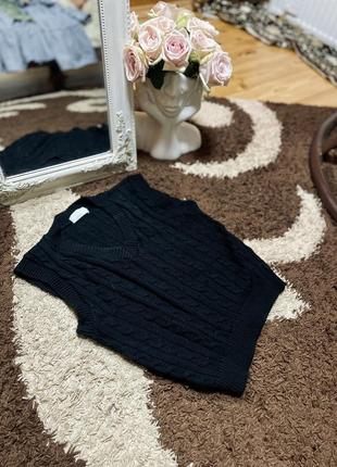 Вʼязана жилетка