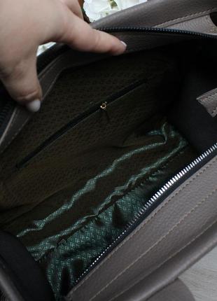 Жіноча стильна та якісна сумка зі штучної шкіри капучіно6 фото