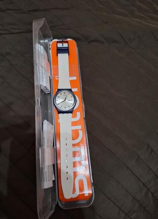 Наручные часы swatch white delight gn720