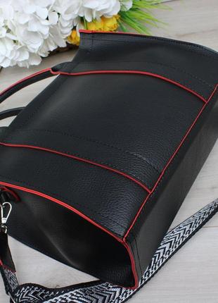 Жіноча стильна та якісна сумка зі штучної шкіри чорна з червоним3 фото