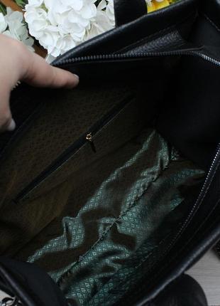 Жіноча стильна та якісна сумка зі штучної шкіри чорна6 фото