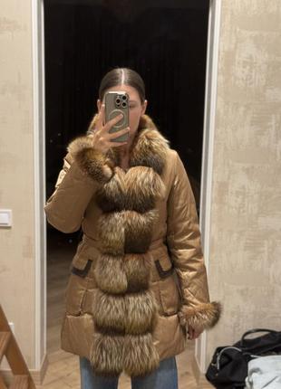 Пальто пуховик с натуральным мехом песца