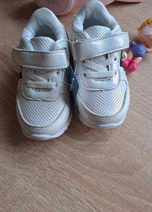 Белые кроссовки 👍 3