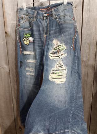 Яскравие джинси