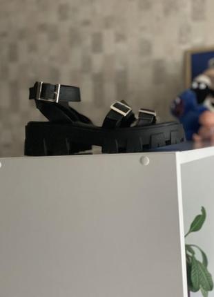 Сандалии босоножки